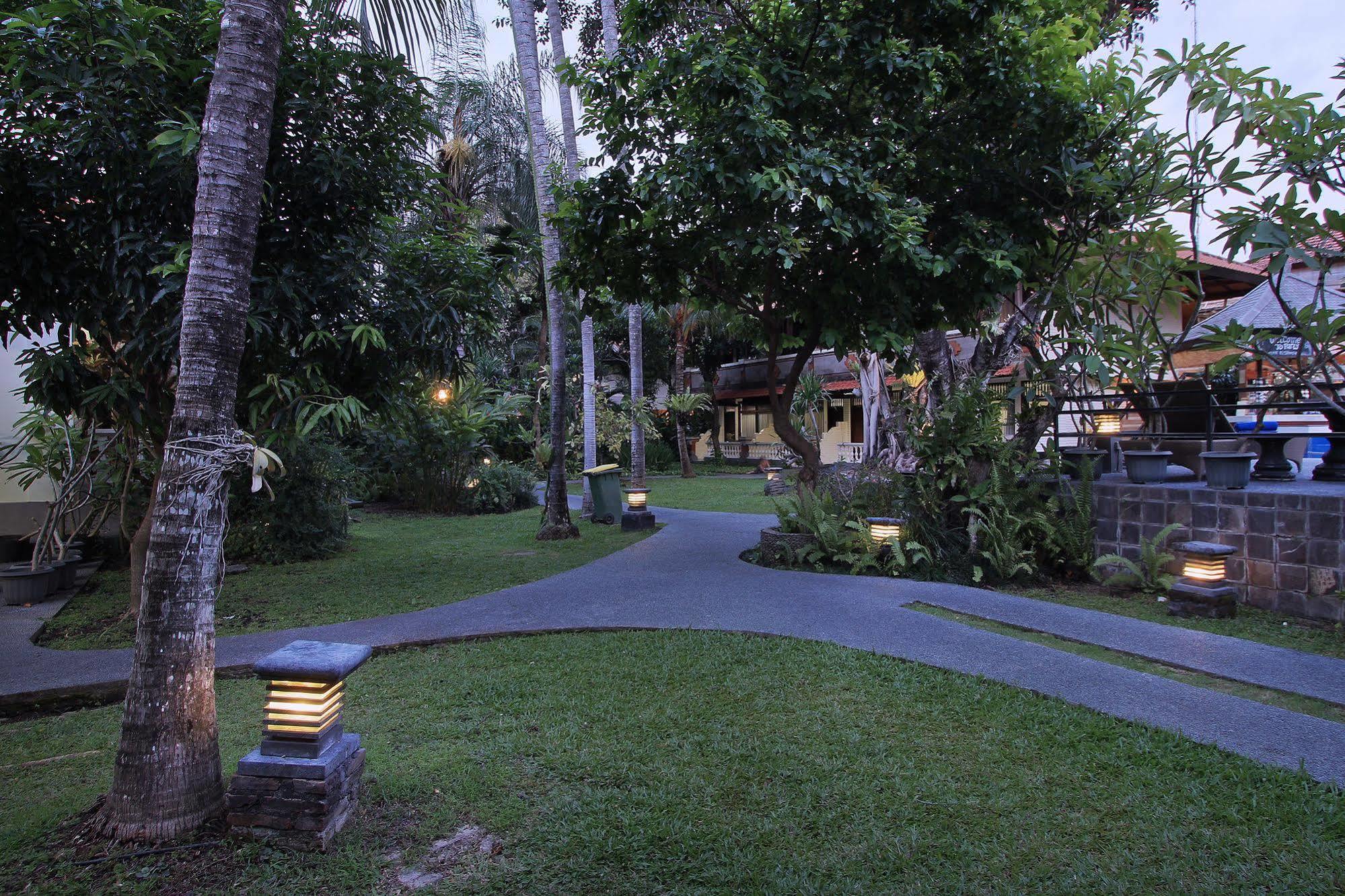 The Taman Ayu Otel Seminyak Dış mekan fotoğraf