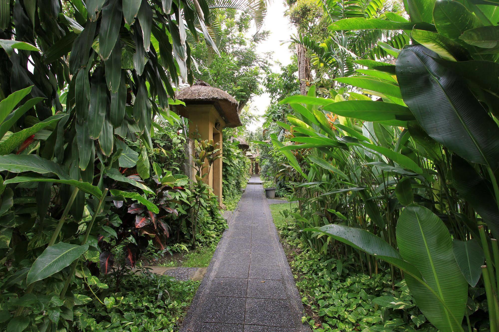 The Taman Ayu Otel Seminyak Dış mekan fotoğraf