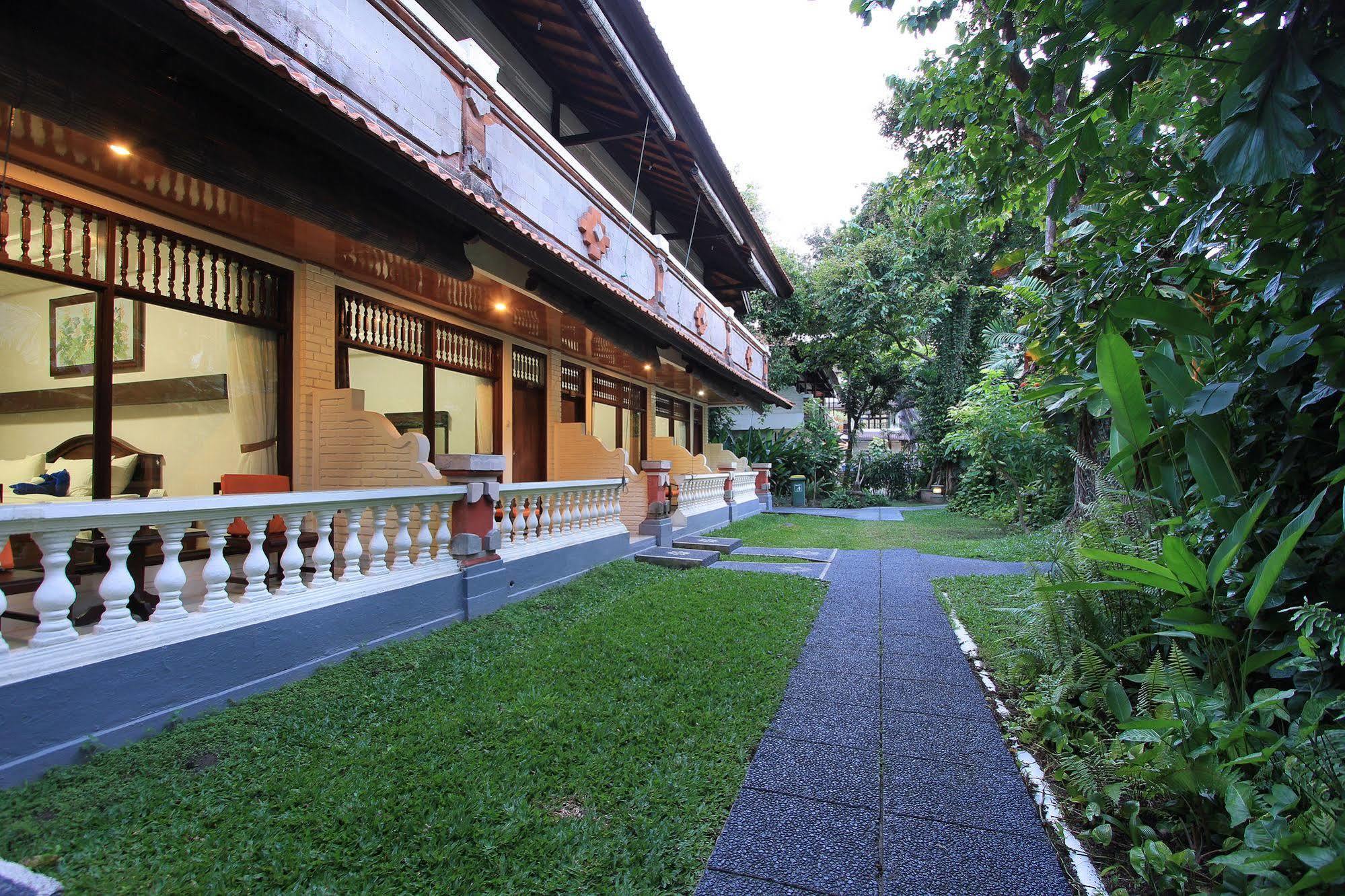 The Taman Ayu Otel Seminyak Dış mekan fotoğraf